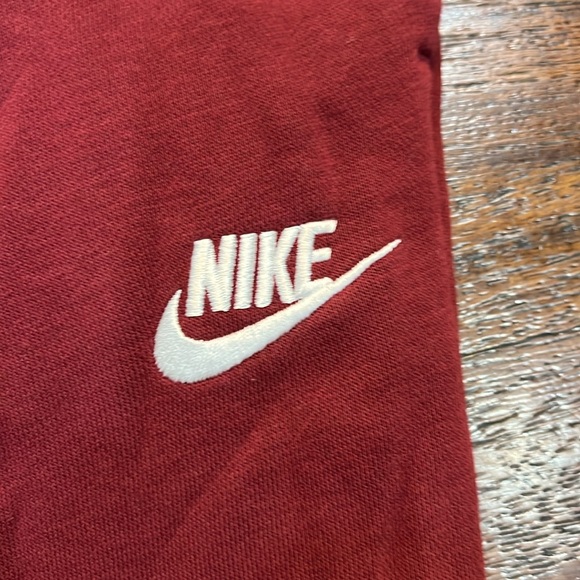 🪩Womens Nike sweatpants maroon size XS!! Perfect sweatpants and sooo comfy!🪩 - Picture 6 of 6